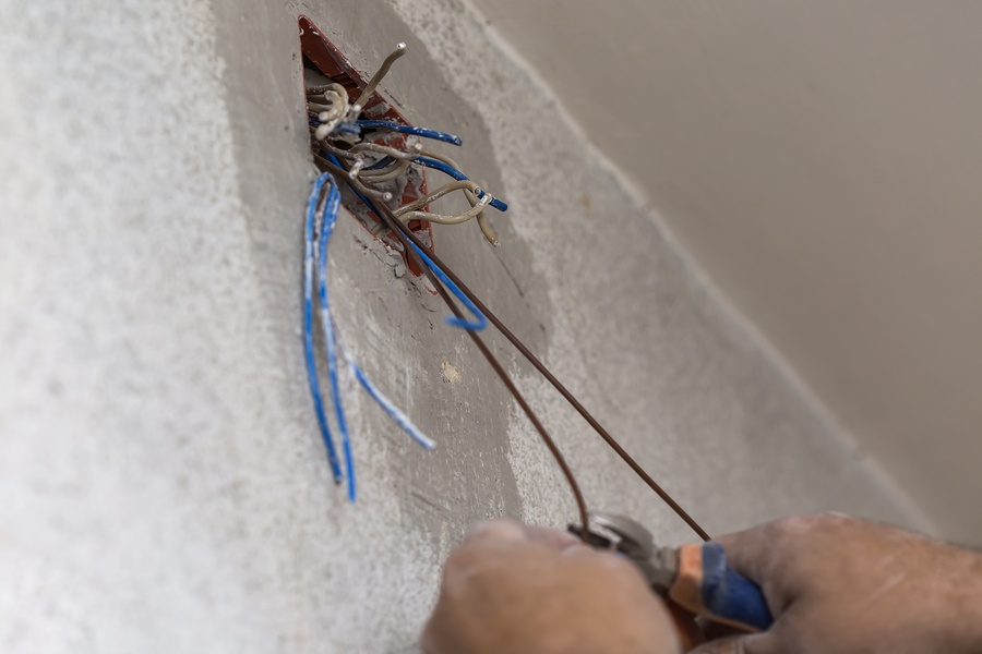 Be Aware of Aluminum Wiring Hazards and Prevent Them by Following These Steps