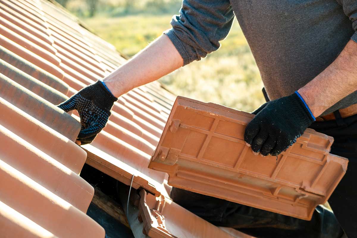 How to Get a Roof Replacement when You’re on a Tight Budget